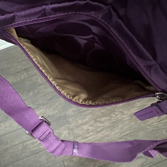 Coach Signature Getaway Purple Nylon File Crossbody Handbag  L1380-F77408 - Picture 9 of 9